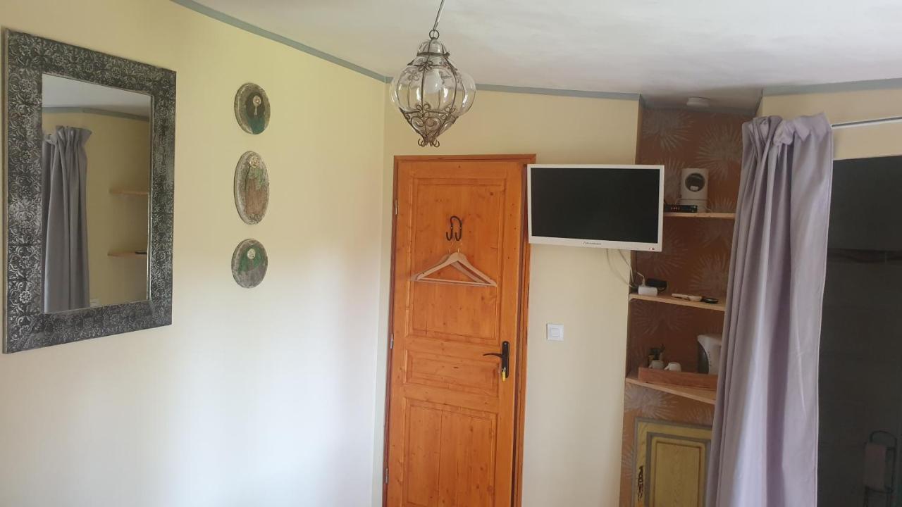 4 Safraniers Bed & Breakfast Sillans-la Cascade Ngoại thất bức ảnh